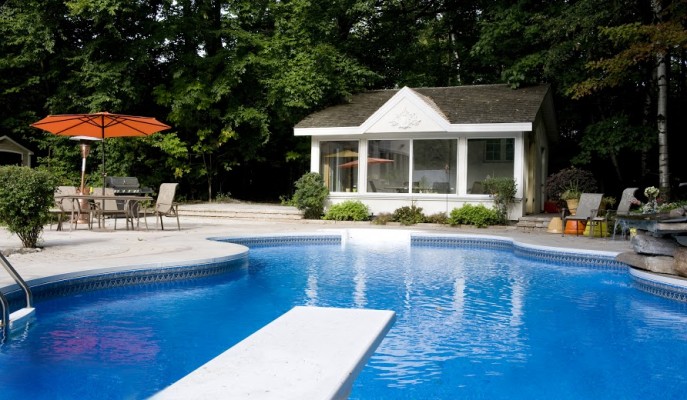 outdoor swimming pool -  custom builders toronto